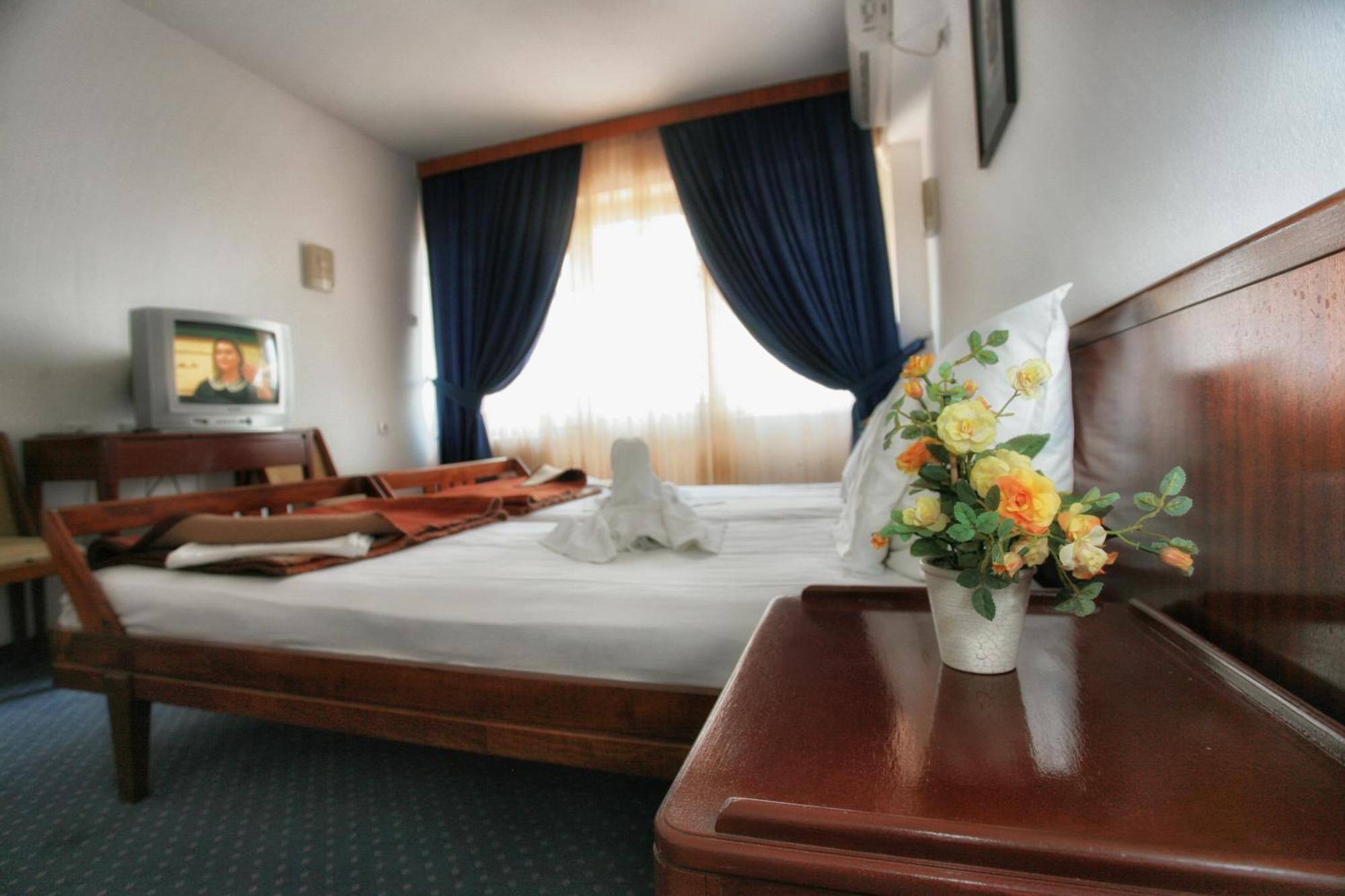 Corpus B - Hotel Albatros Ulcinj Room photo