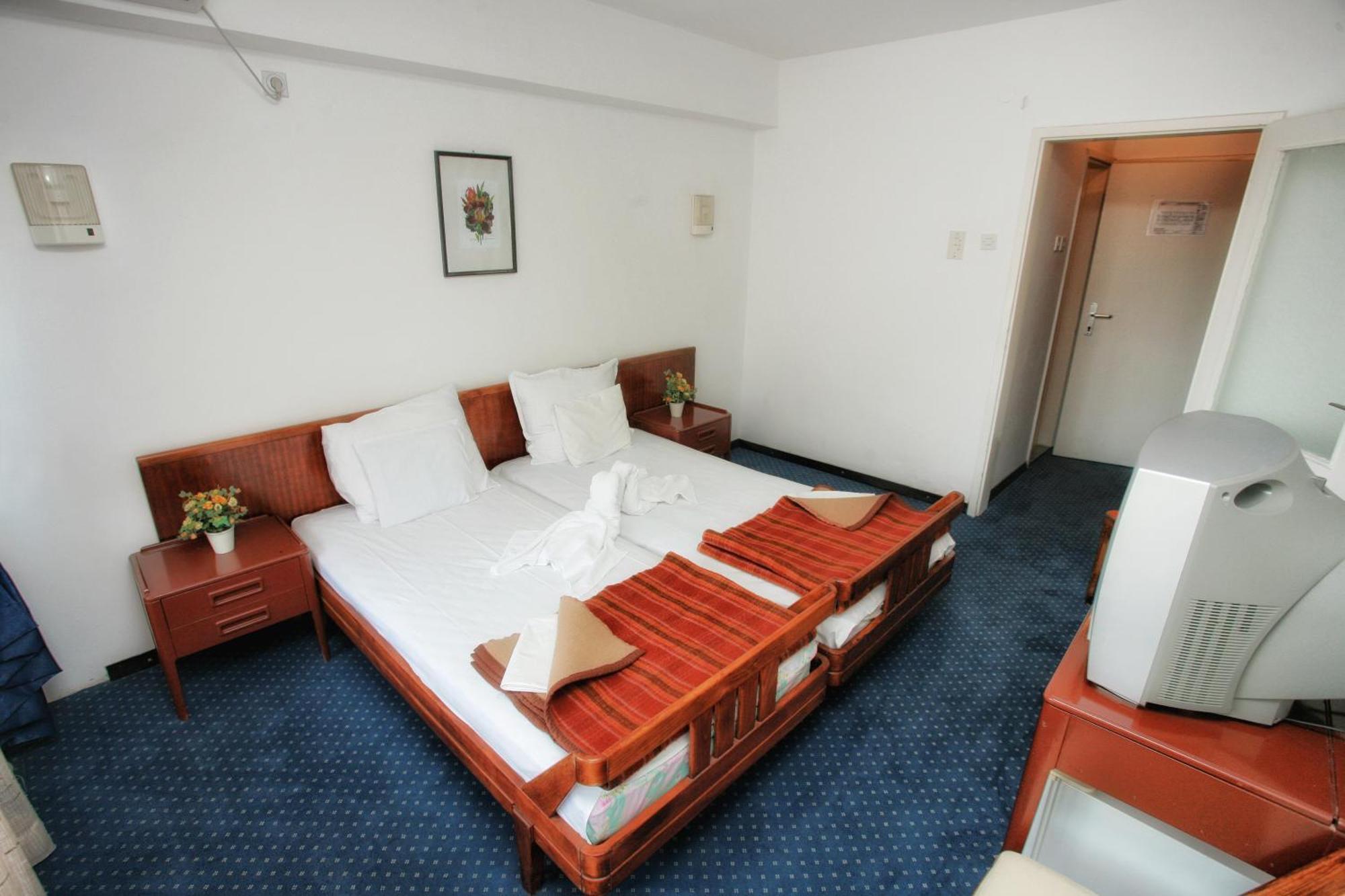Corpus B - Hotel Albatros Ulcinj Room photo